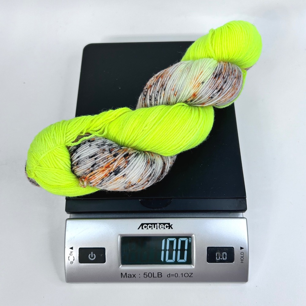 Gusto Wool Carmen Sock Yarn 1401 Neon Yellow Khaki Speckle 100g Merino